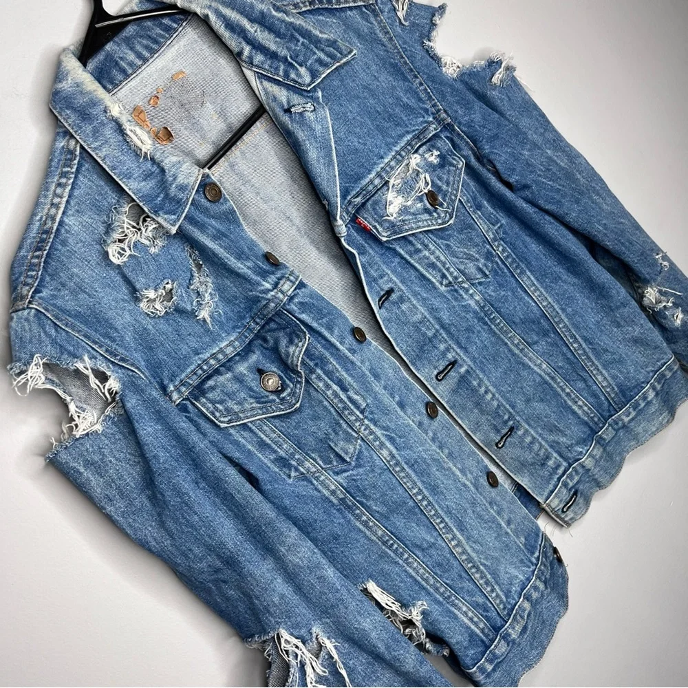 Levi's Vintage Denim Jacket‎ Women's Blue Jean Medium Wash Faded Distressed